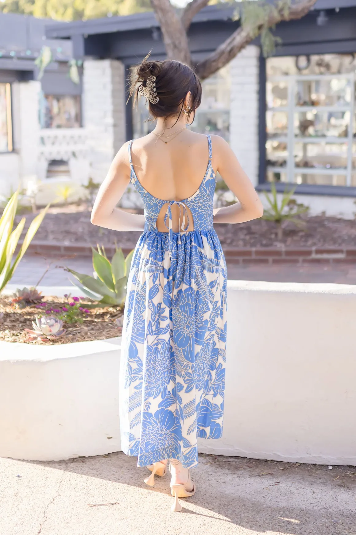 Alexa Sleeveless Back Cut Out Floral Print Midi Dress Blue