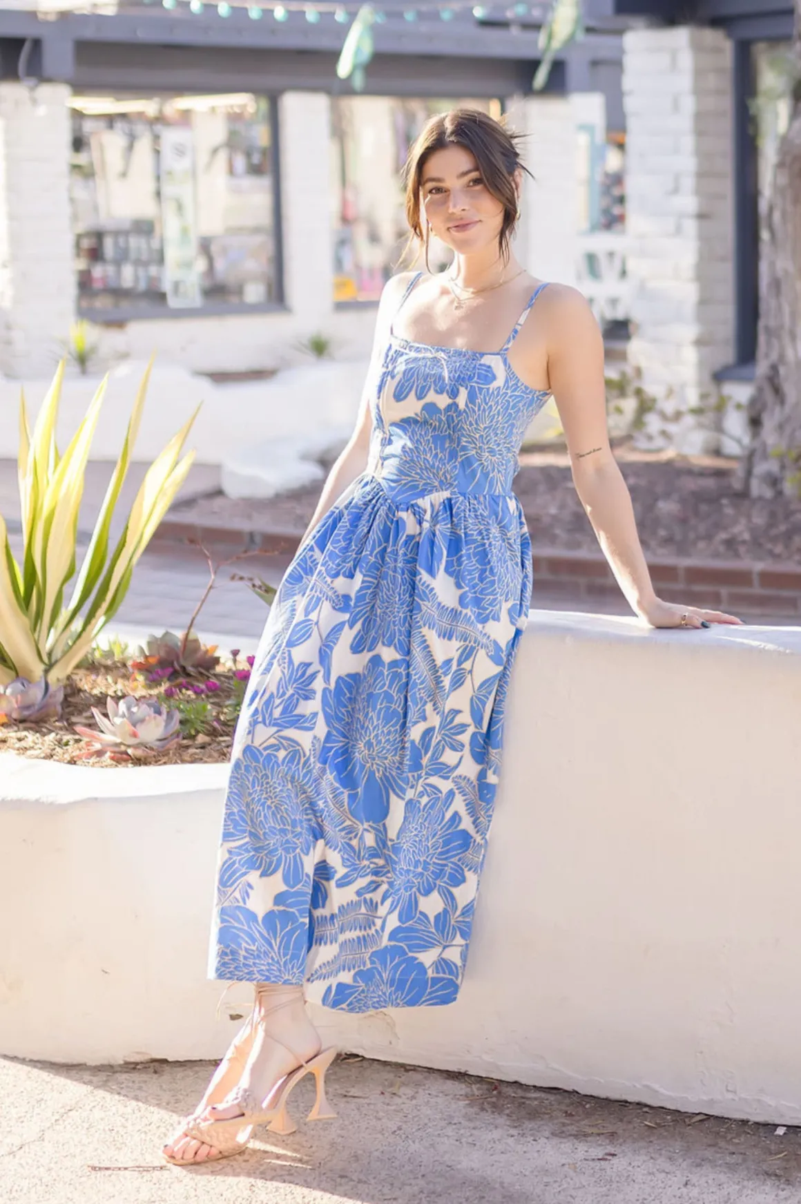 Alexa Sleeveless Back Cut Out Floral Print Midi Dress Blue