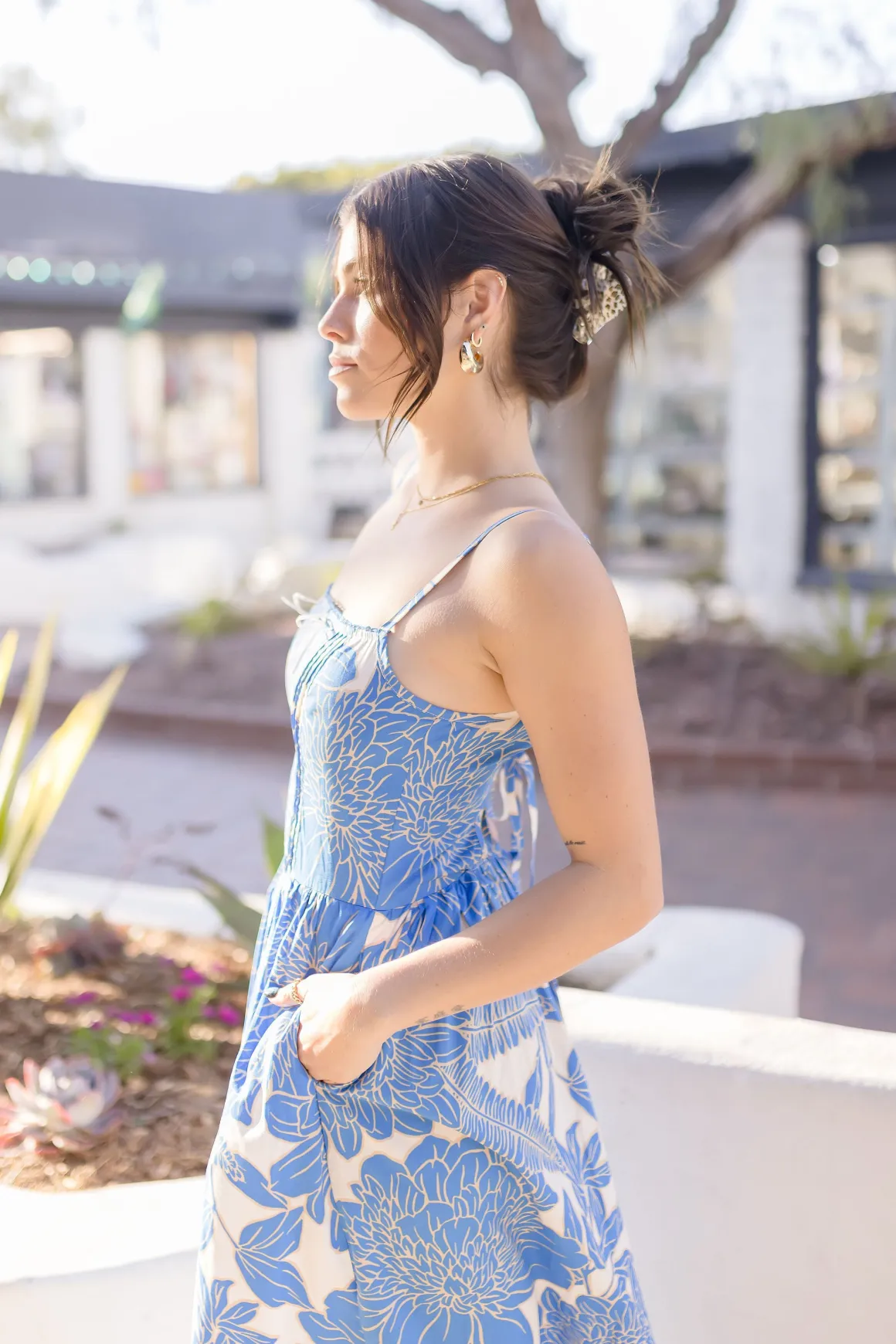 Alexa Sleeveless Back Cut Out Floral Print Midi Dress Blue
