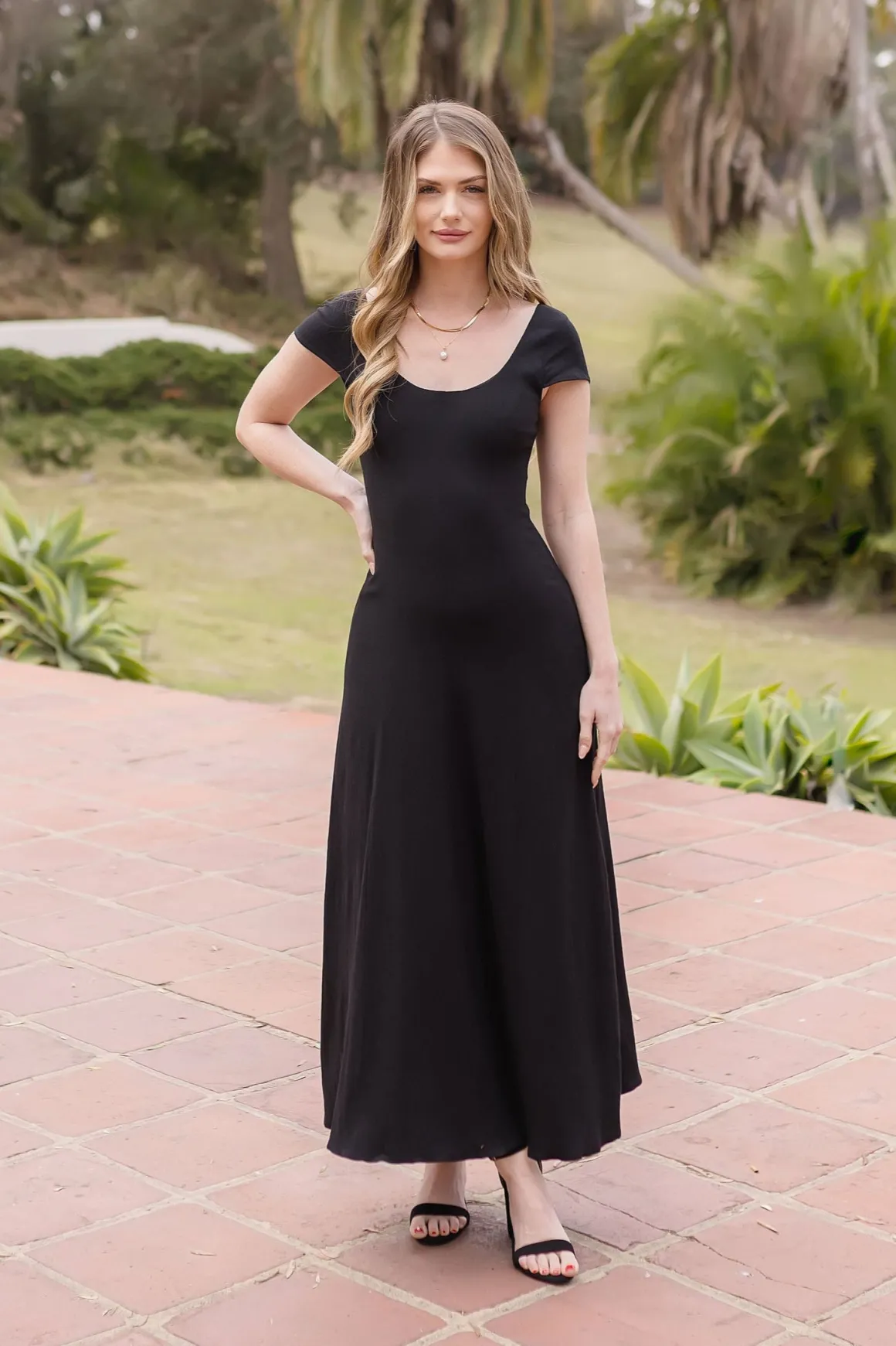 Aliyah Short Cap Sleeve Stretch Linen Midi Dress Black