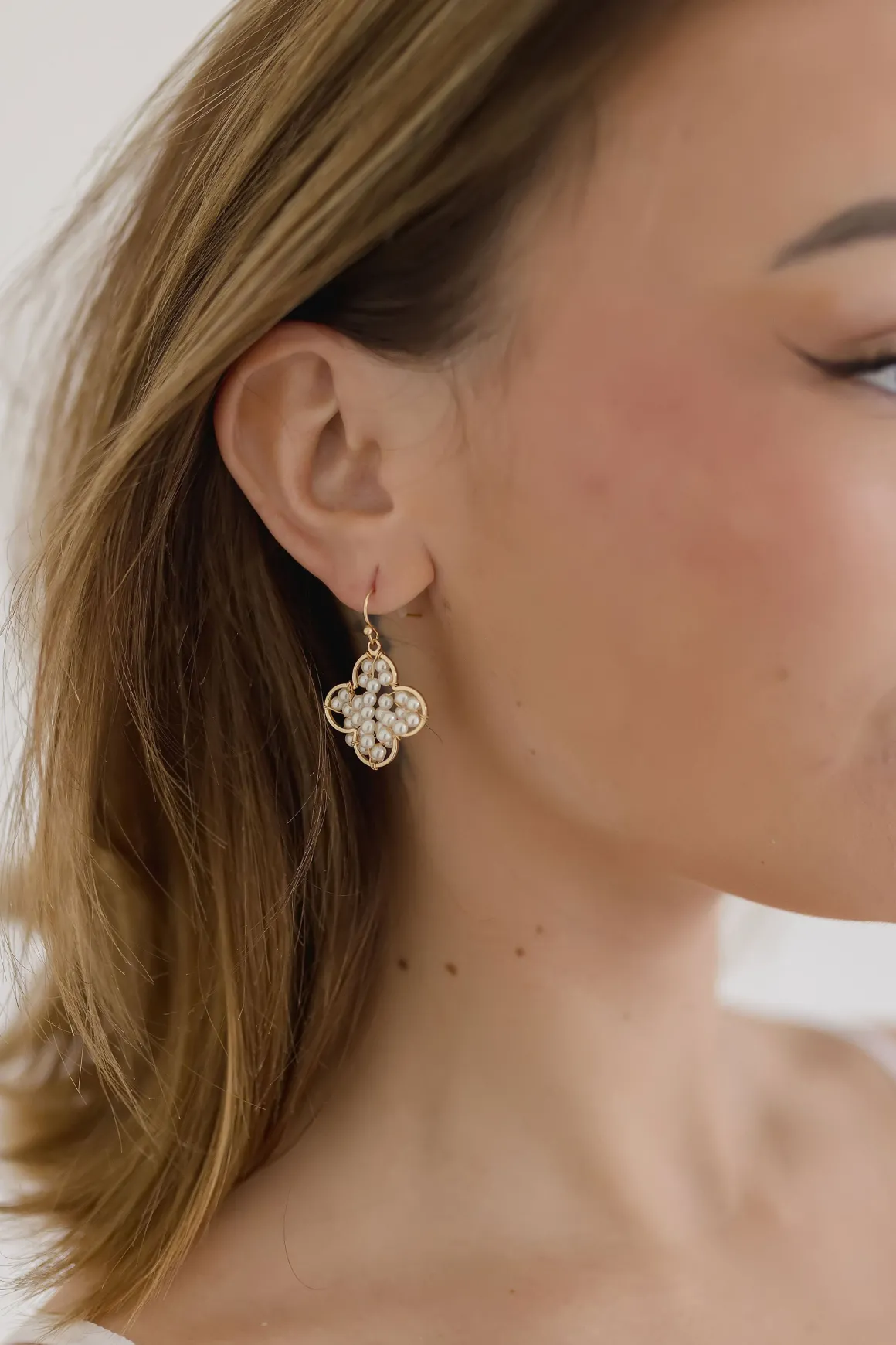 Janis Pearl Clover Charm Earrings Gold