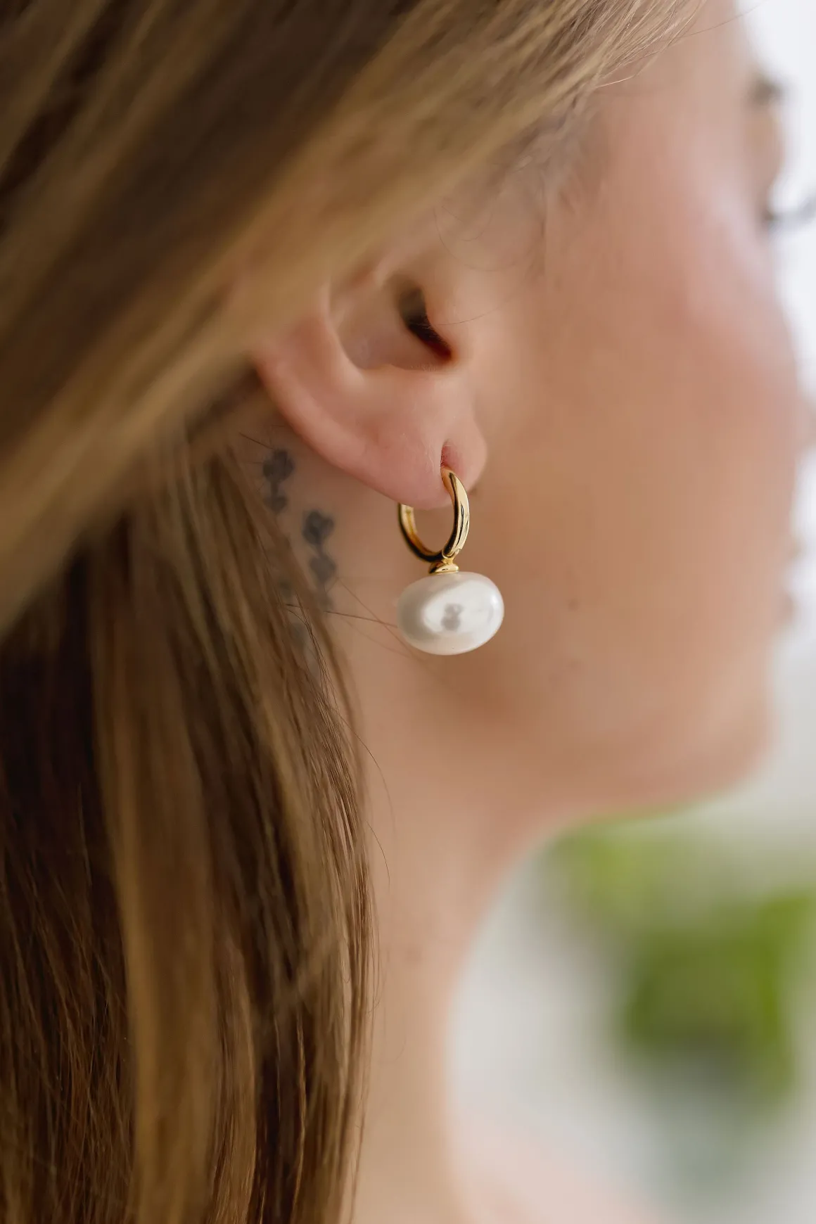 Jude Oversized Pearl Drop Earrings Gold