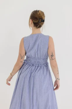 Leigh Sleeveless Stripe Print Shirred Waist Midi Dress Blue