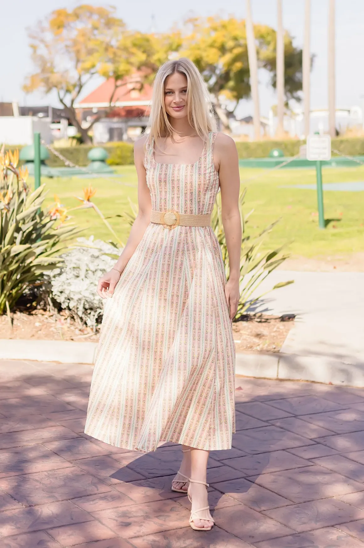 Leni Sleeveless Floral Print Flare Midi Dress Coral