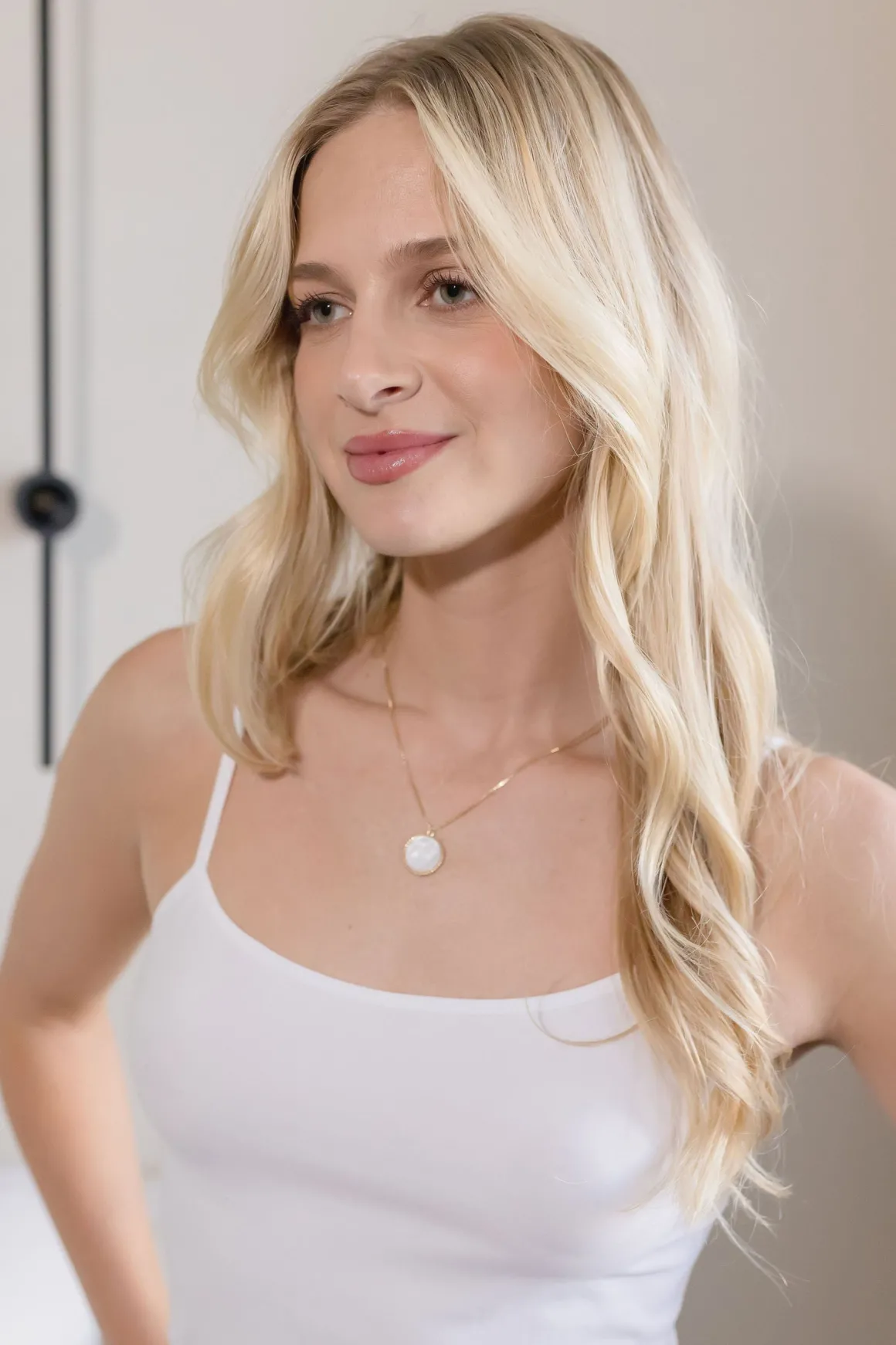 Luna Chain Link Round Charm Necklace Gold