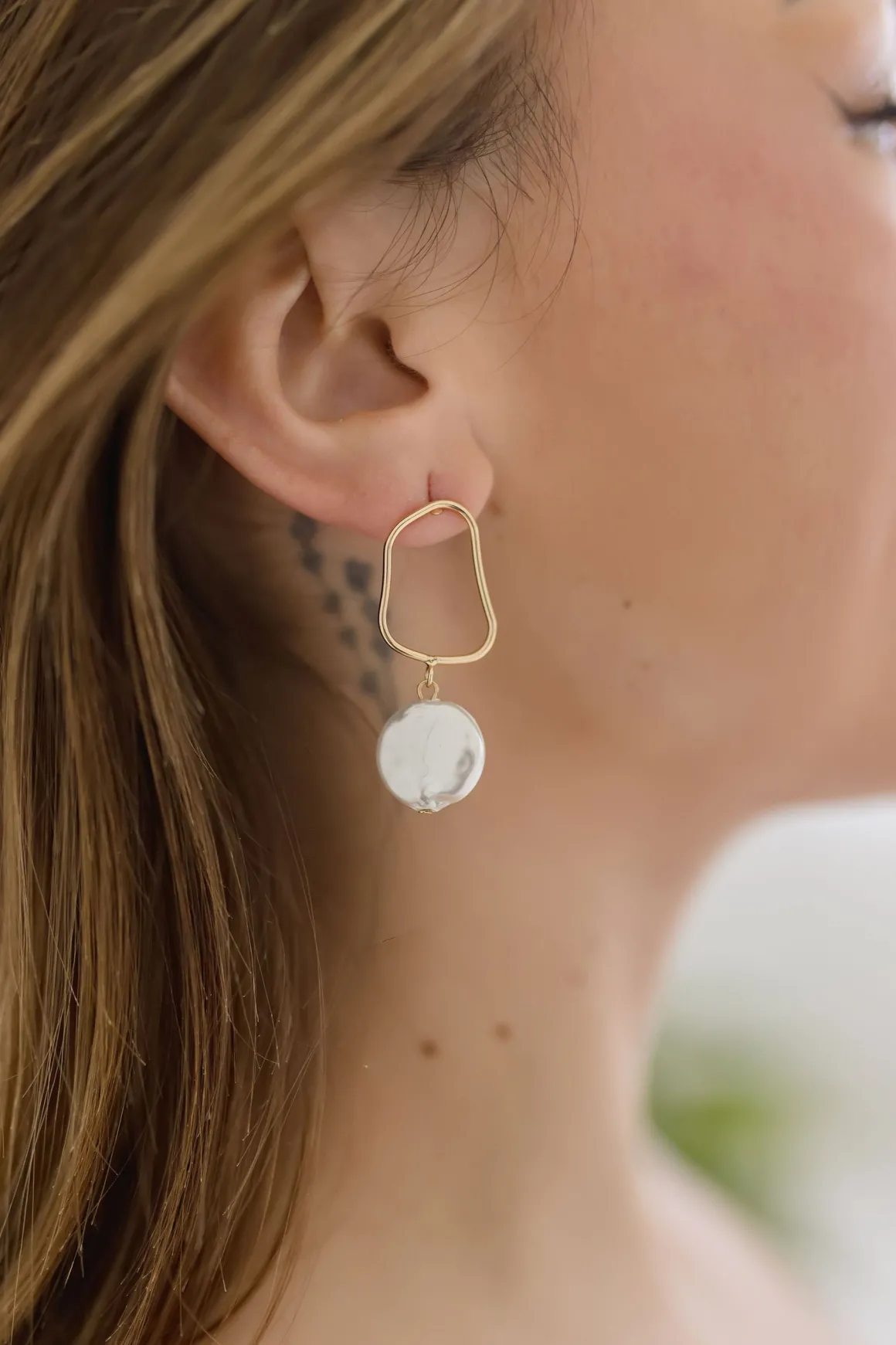 Stassi Abstract Pearl Drop Earrings Gold