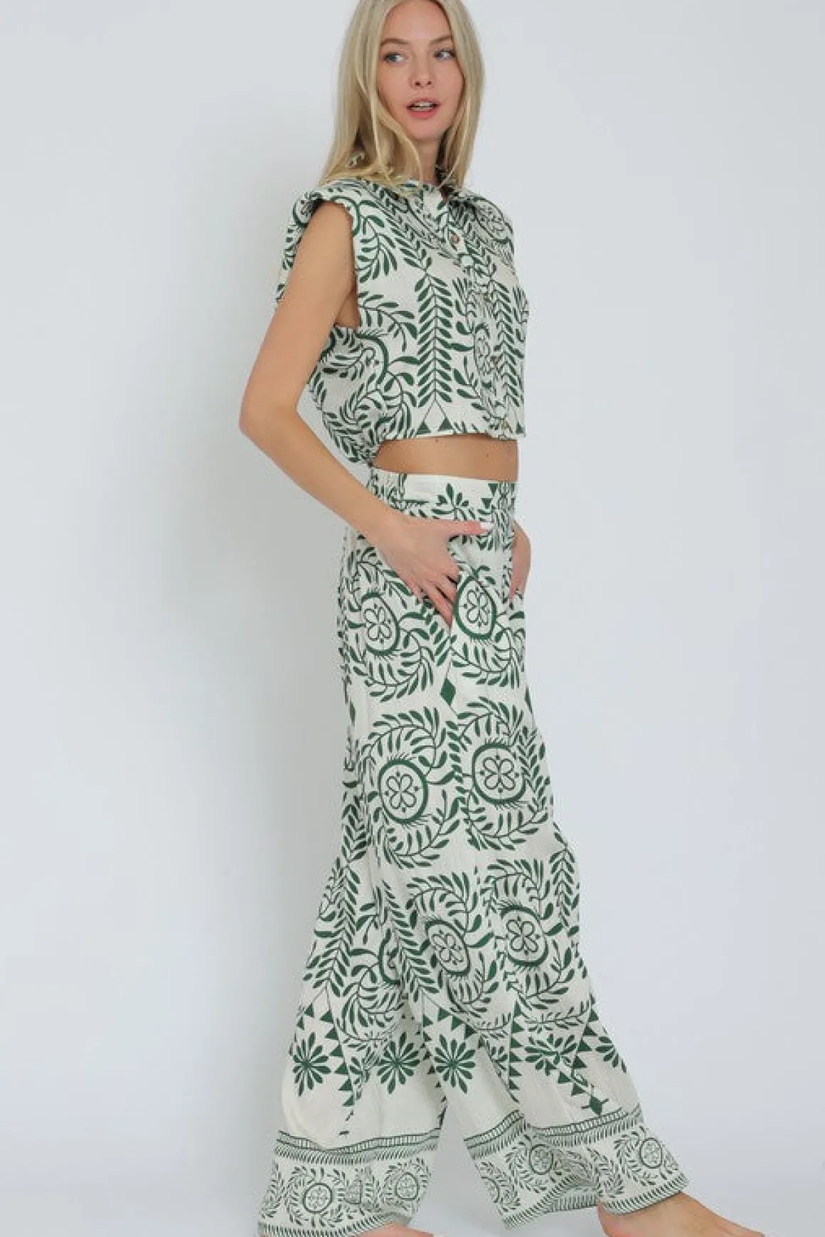 Waitlist 5/20 ♥ Jaclyn Sleeveless Shoulder Pad Printed Top And Wide Leg Pants Set Green