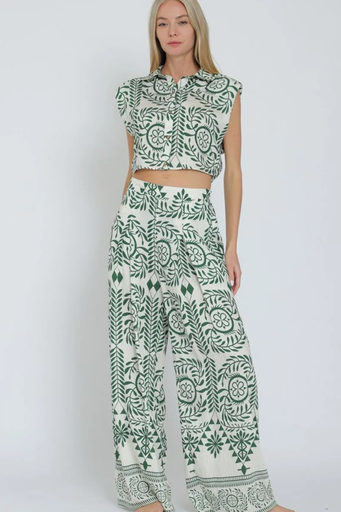 Waitlist 5/20 ♥ Jaclyn Sleeveless Shoulder Pad Printed Top And Wide Leg Pants Set Green