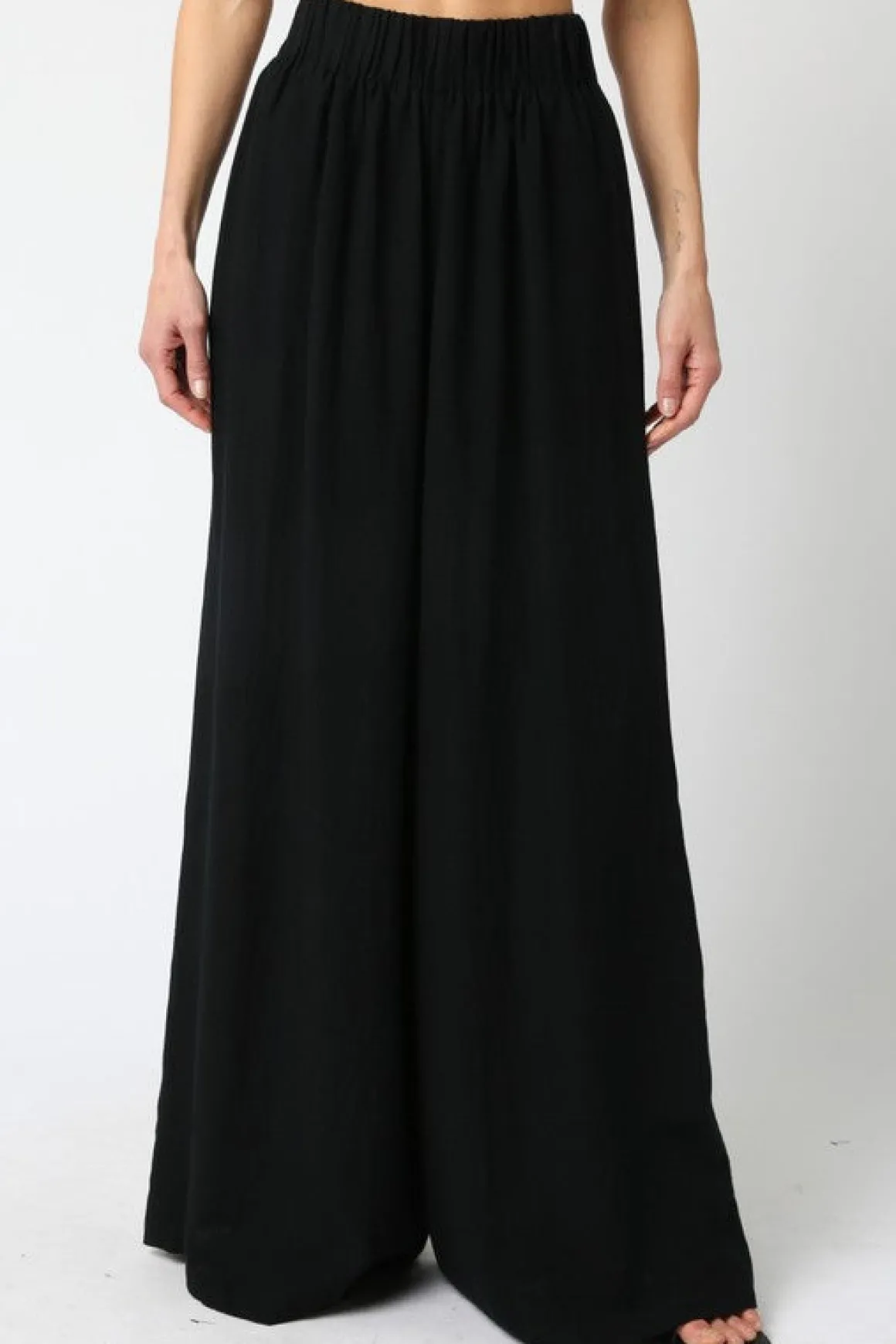 Waitlist 5/5 ♥ Jessie High Waist Woven Wide Leg Pants Black