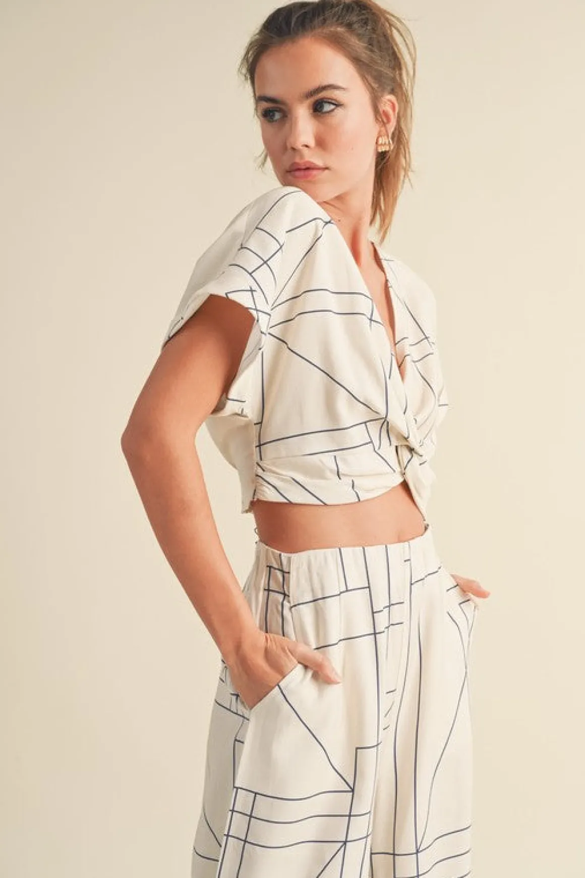 Waitlist 4/20 ♥ Kerry Short Sleeve Abstract Print Top White