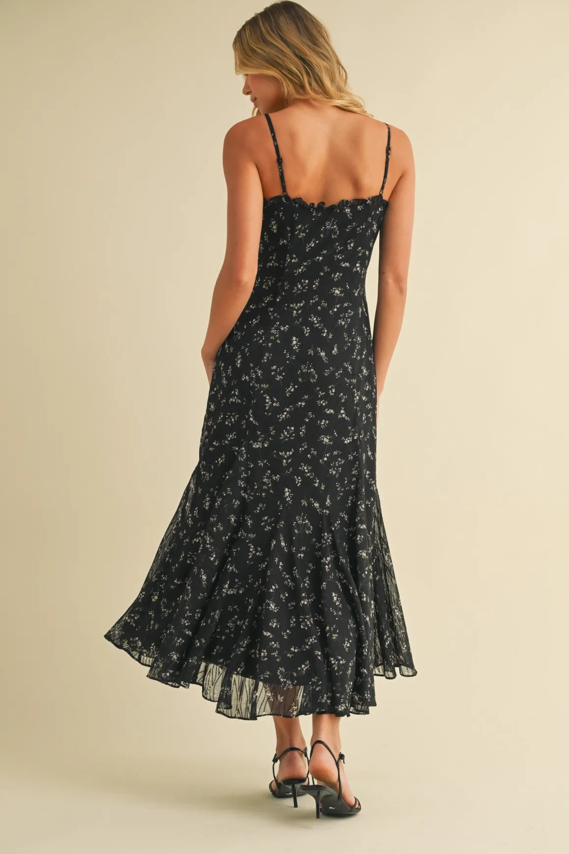 Waitlist 4/25 ♥ Lara Sleeveless Floral Print Midi Dress Black